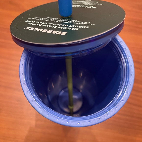 NWT💙Starbucks 2023 Blue Blossom Color Changing Tumbler with Swirl Straw - Picture 10 of 10